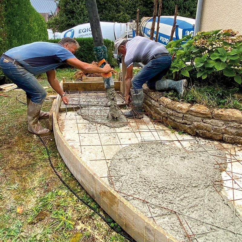 Coulage d'un dallage béton par Bélaribi Résine