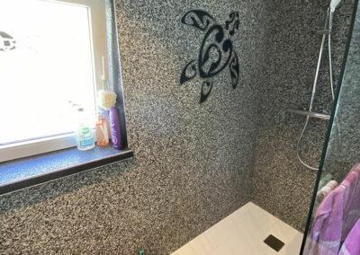 Douche en marbre et résine